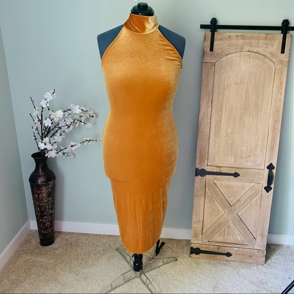 YELLOW Velvet High Neck Halter Midi Dress NWT 1X - Picture 2 of 3